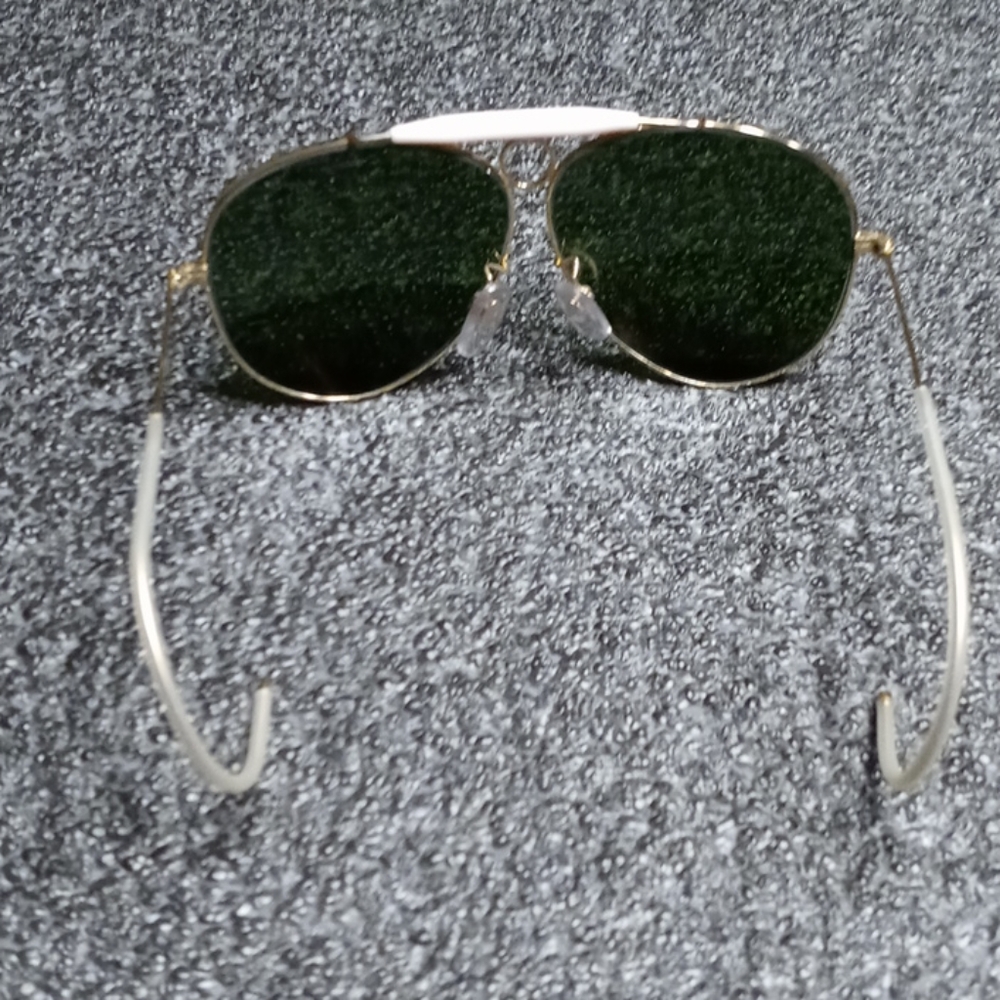 Sunglasses - Picture 3 of 4